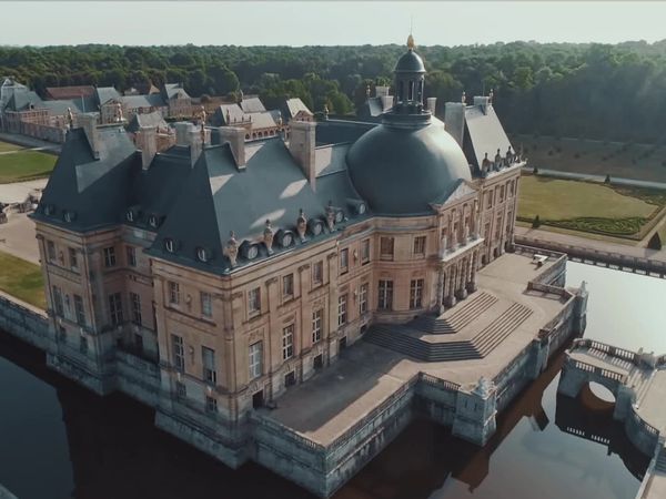 Iconic Landmarks - Vaux-le-Vicomte - Building a Royal Palace