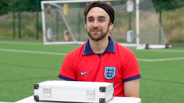 Futcrunch - Whatever You Hit, You Get! / Football Shirts Choose My Team