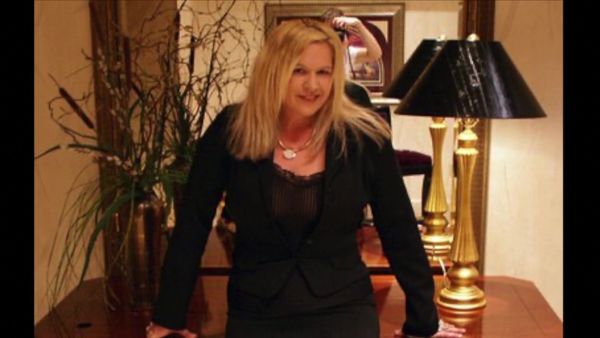 That Chapter - The Bizarre Case of Dee Dee Moore