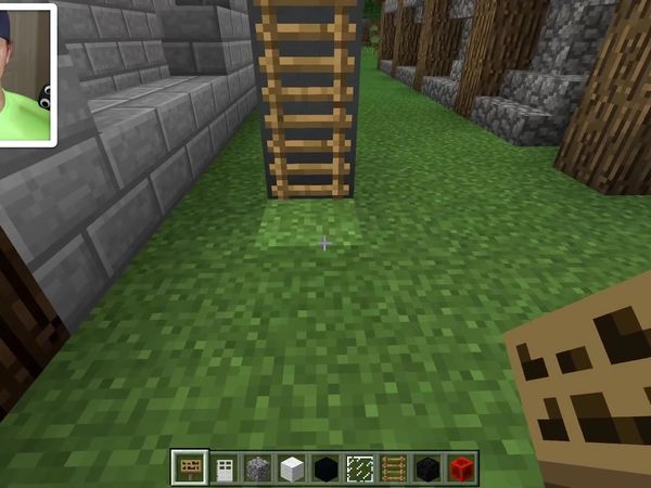 UnspeakablePlays - Turning a House Into a Car / Trolling Houses with Bedrock