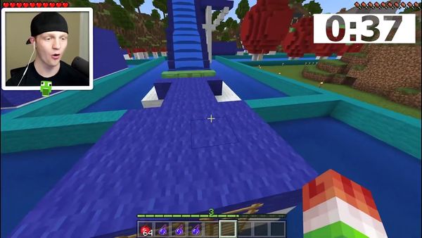 UnspeakablePlays - Crazy Minecraft Fortress / First Viral Video Map