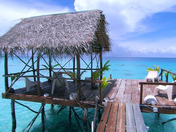 Green Paradise - French Polynesia: Blue Lagoon