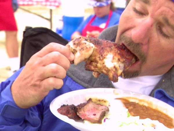 BBQ with Bobby Flay - Extreme BBQ