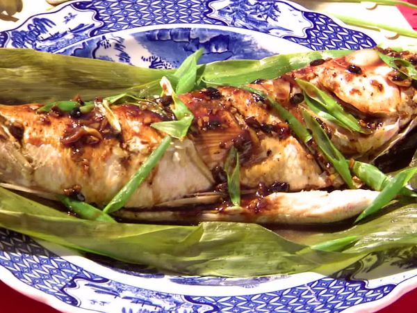 BBQ with Bobby Flay - Hot Hawaiian BBQ