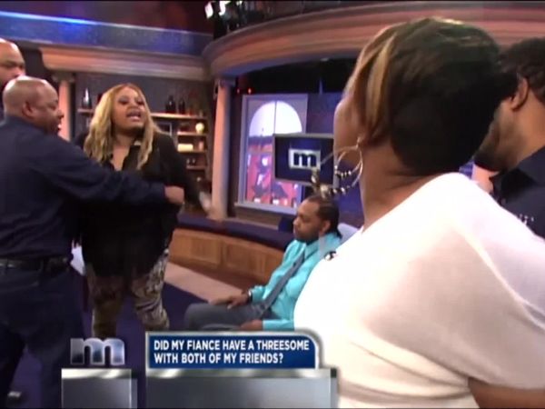 El show de Maury - ¿Mi prometido tuvo un trío con mis dos amigos?