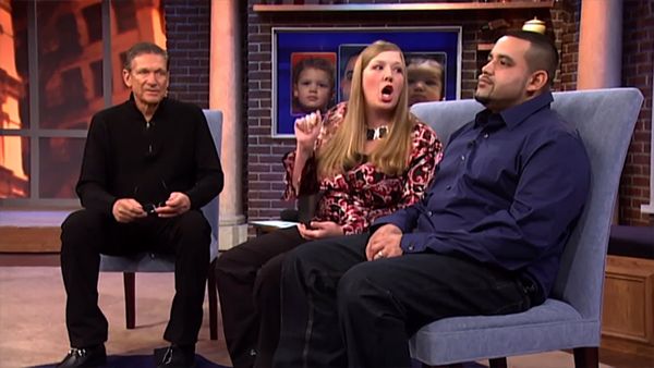 El show de Maury - 6 bebés examinados… ¿Cuál hombre es el padre?