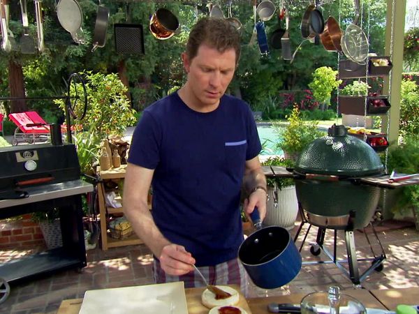 Bobby Flay's Barbecue Addiction - Grills Gone Wild
