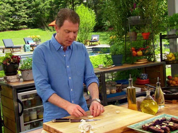Bobby Flay's Barbecue Addiction - Bobby's Basics: Steakhouse at Home
