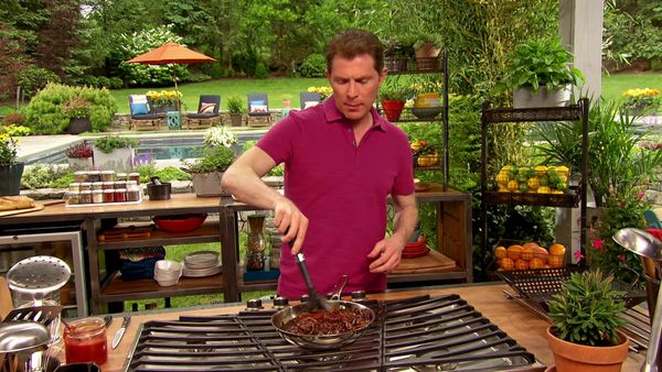 Bobby Flay's Barbecue Addiction - Bobby's Basics: Sizzling Sausages