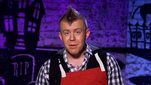 Halloween Baking Championship - Field of Screams