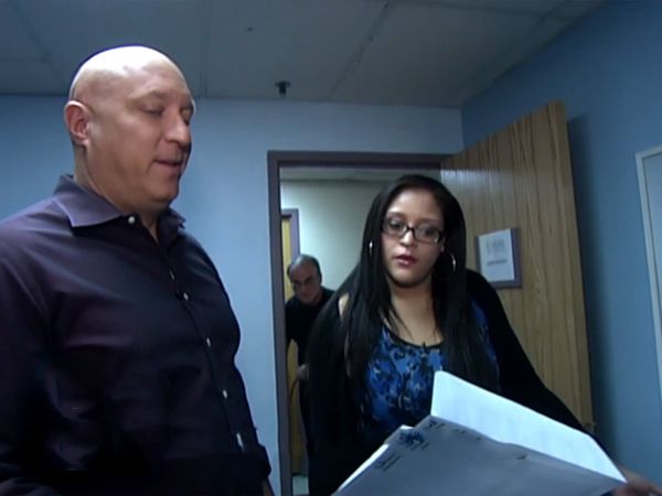 El show de Steve Wilkos en español - Los hombres se derrumban despues de los resultados