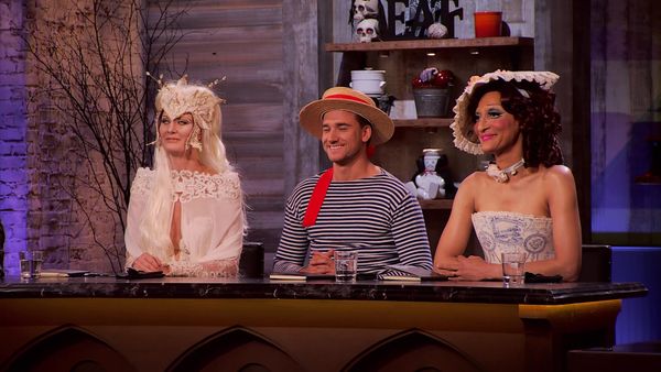 Halloween Baking Championship - Haunted Circus