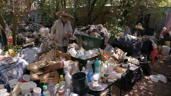 Hoarders - Carl