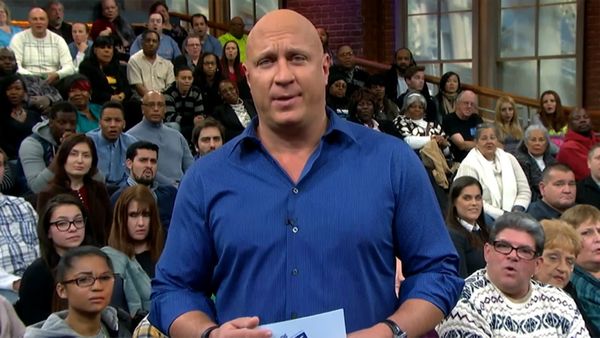 El show de Steve Wilkos en español - Él te golpea, te escupe y te engaña...Elige una puerta