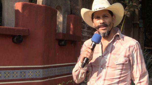 Ahí viene el toro - Rancho Las Cubatas en Charo