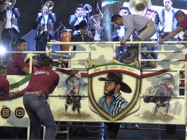 Ahí viene el toro - Ranchos Los Huracanes, El principio, Los Fulminantes y Los Divinos en Bajhí Tecozautla
