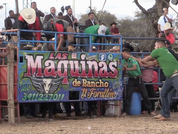 Ahí viene el toro - Rancho La Guadalupana en Tololcingo, Guerrero