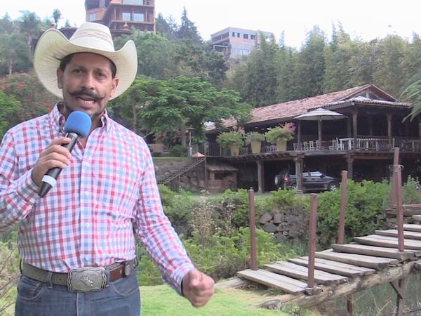 Ahí viene el toro - Más de 20 jugadas en Plaza Garibaldi