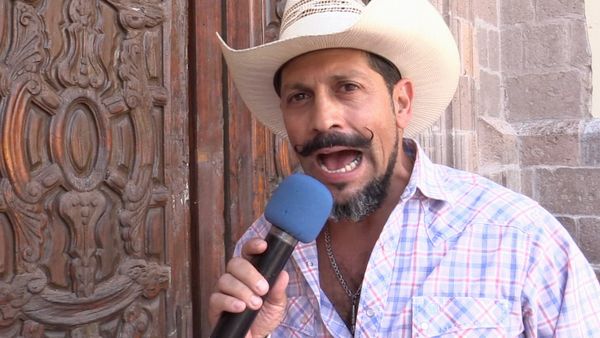Ahí viene el toro - Rancho El Cementerio, Tepelmeme, Oaxaca