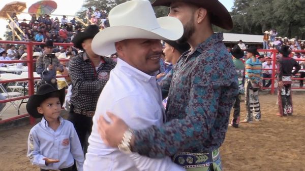 Ahí viene el toro - Rancho La Huerta en Plaza Garibaldi en Houston