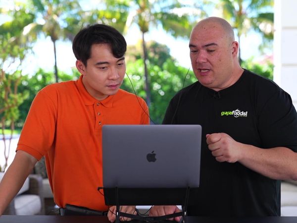 The Uncle Roger Show - Roasting Salt Bae / Uncle Roger Make Adobo