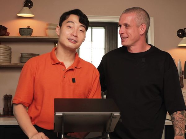 The Uncle Roger Show - Pailin's Kitchen / Prison Pizza
