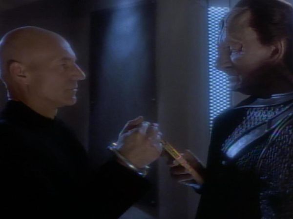 Star Trek: The Next Generation - Cadena de mando, Parte II