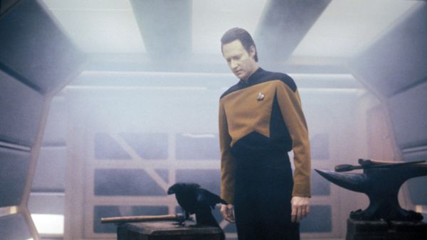 Star Trek: The Next Generation - Derechos de nacimiento, Parte I
