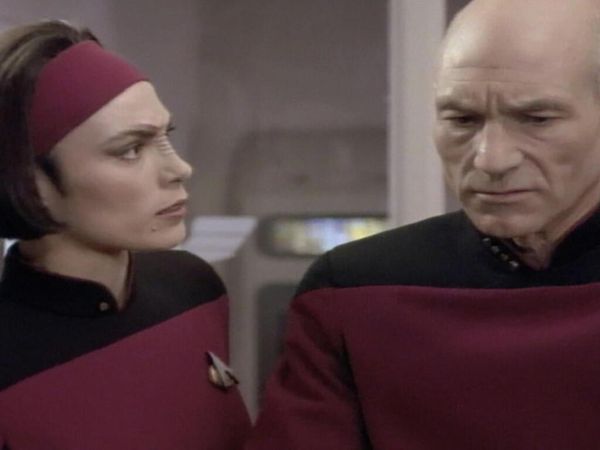 Star Trek: The Next Generation - Fuera de fase