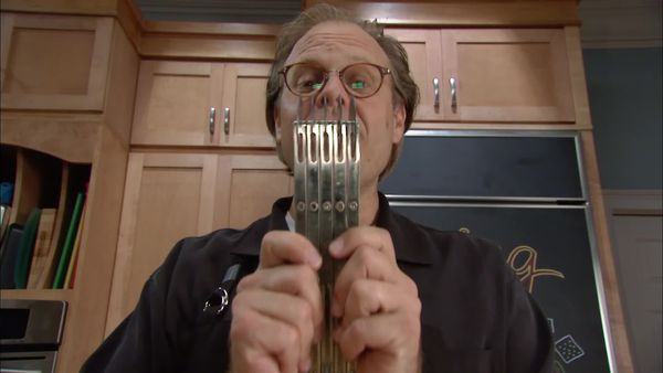 Good Eats - Flat is Beautiful IV: Going Crackers