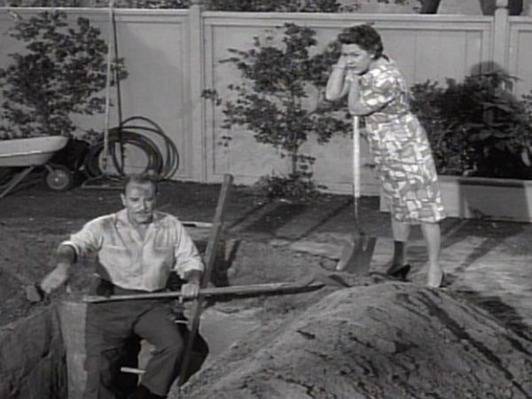 Dennis the Menace - The Creature With The Big Feet