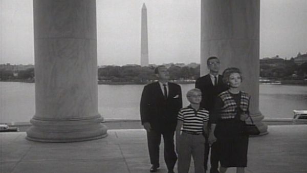 Dennis the Menace - Dennis Goes To Washington