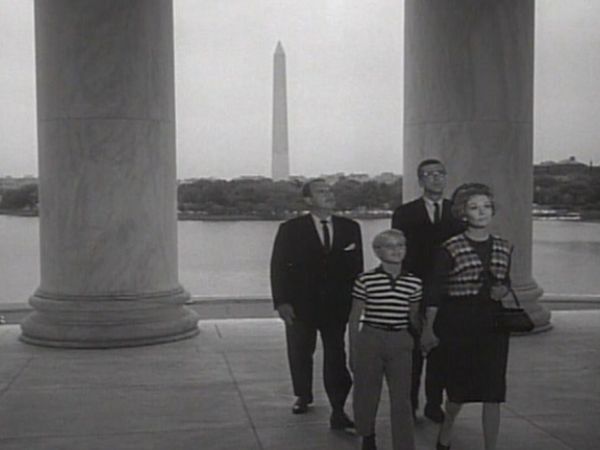 Dennis the Menace - Dennis Goes To Washington
