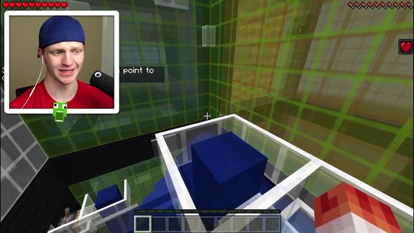 UnspeakablePlays - This Whole Minecraft Map Is in a Cube…