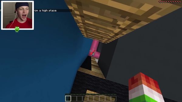 UnspeakablePlays - World's Biggest Minecraft Pocket-Edition Map!