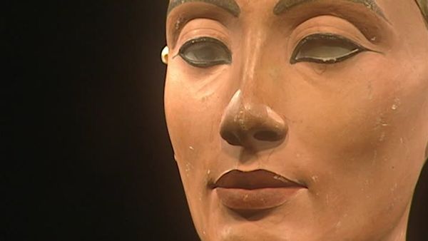 Akhenaten and Nefertiti - The Mummies of the Heretics