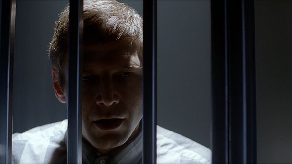 The X-Files - Die Hand Die Verletzt