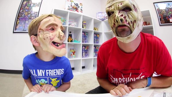 Andrew Schrock - Father and Son Halloween Costumes / Haunted Bedroom Adventure