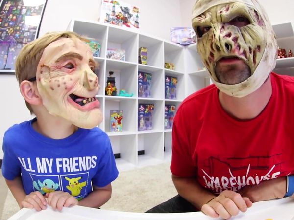 Andrew Schrock - Father and Son Halloween Costumes / Haunted Bedroom Adventure