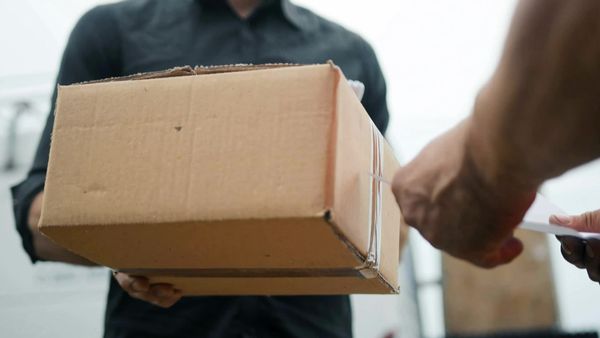 Customer Wars - Extra Special Delivery