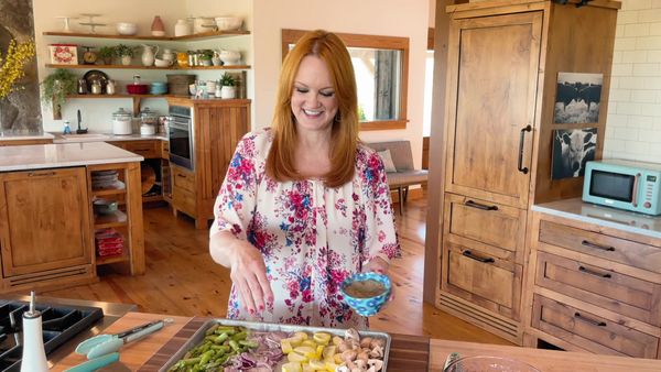 The Pioneer Woman - Quick and Easy Weeknight Dinners