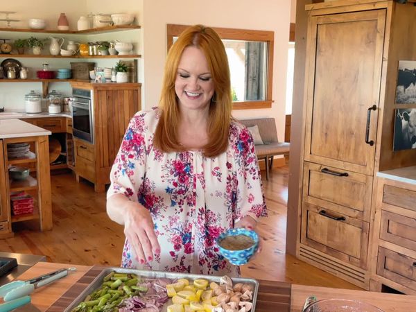 The Pioneer Woman - Quick and Easy Weeknight Dinners