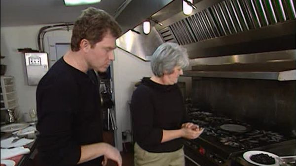 FoodNation With Bobby Flay - Virginia Inn Country