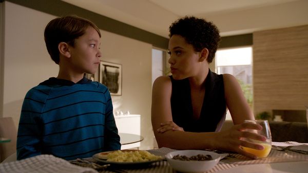 Extant - Romper el código