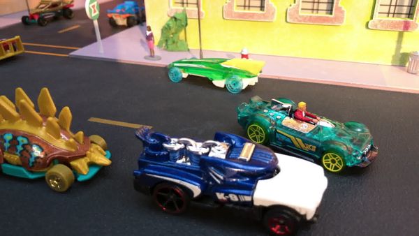 Hot Wheels City - La grande course-poursuite dans un monde parallèle ( 1ère partie)