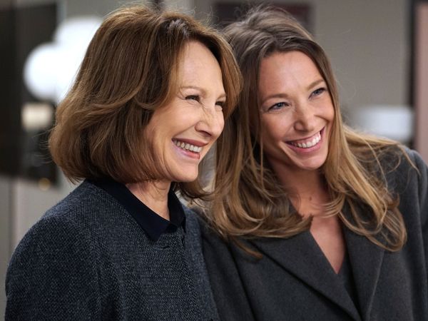 Call my Agent - Nathalie Baye & Laura Smet
