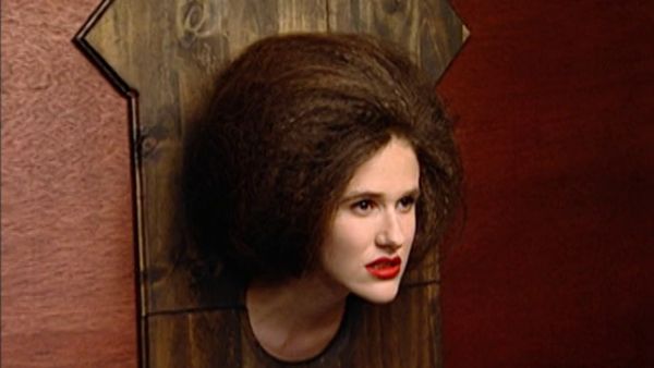 America's Next Top Model - La chica que llora por su casa