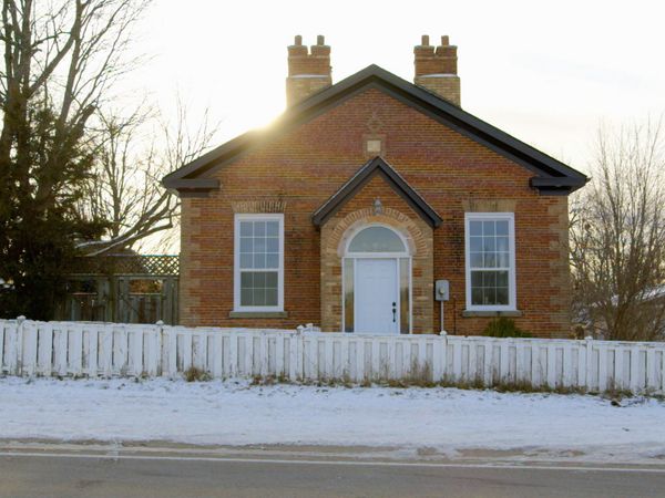 Farmhouse Facelift - Episode 304