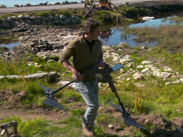 The Curse of Oak Island - Eyes and Boot in the Ground