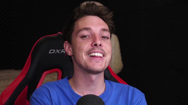 LazarBeam - Girl Thinks She's Pregnant with Jesus / The Creepiest Addiction Ever